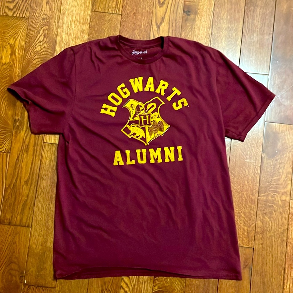 Hogwarts Alumni Tee